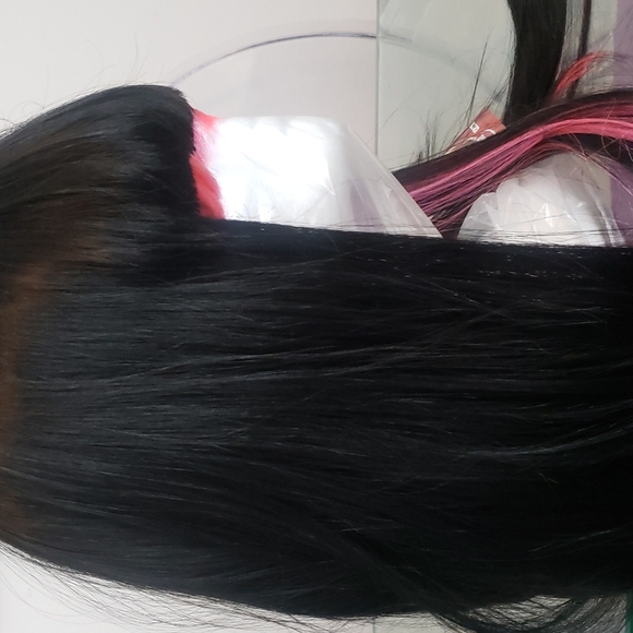 Wig - Picture 5 of 8